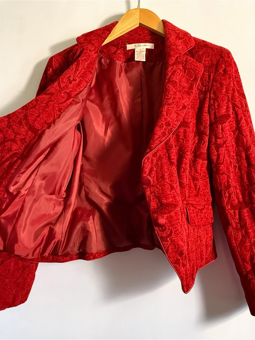Nine West Red Velvet Tapestry Cropped Blazer - Picture 4 of 8